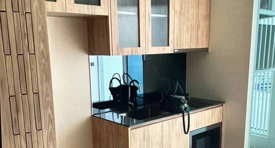 Condo en alquiler de 1 habitaciones en Khlong Toei, Bangkok