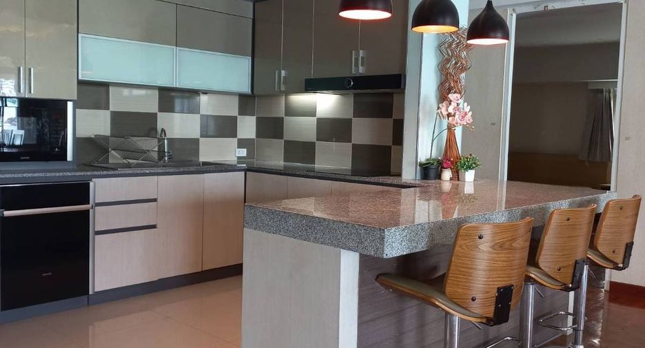 Wohnung zur Miete mit 4 Zimmer in Khlong Toei, Bangkok