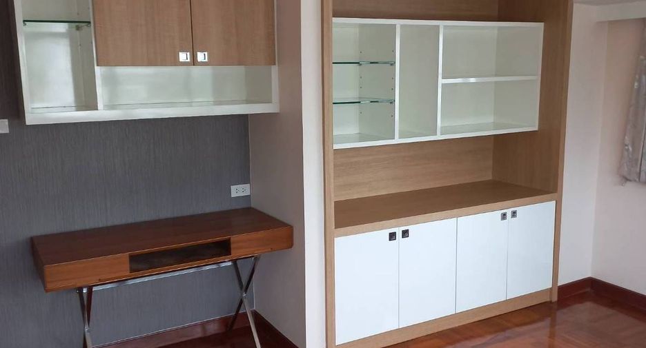 Wohnung zur Miete mit 4 Zimmer in Khlong Toei, Bangkok