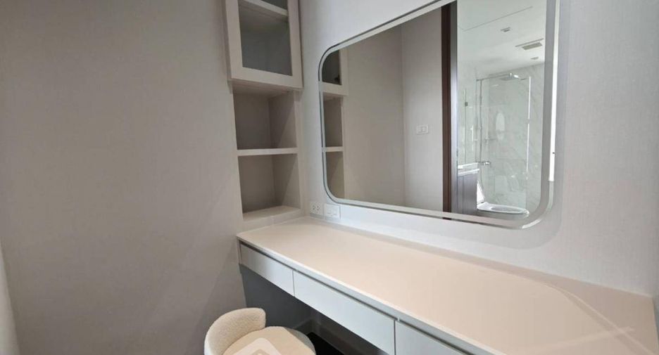 À louer 2 chambres condo à Yan Nawa, Bangkok