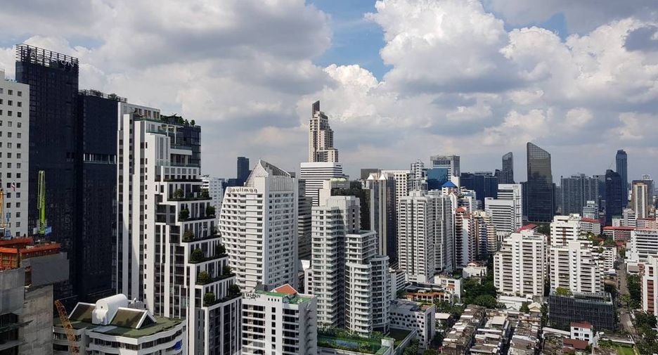 For rent 1 bed condo in Khlong Toei, Bangkok
