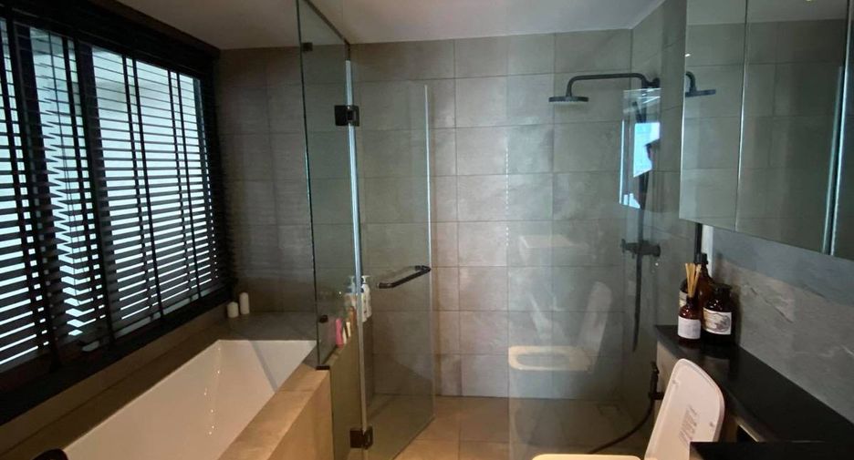 For rent 3 bedrooms condo in Watthana, Bangkok