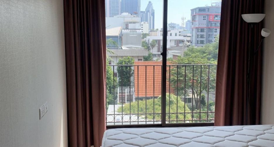 For rent 1 bed condo in Khlong Toei, Bangkok