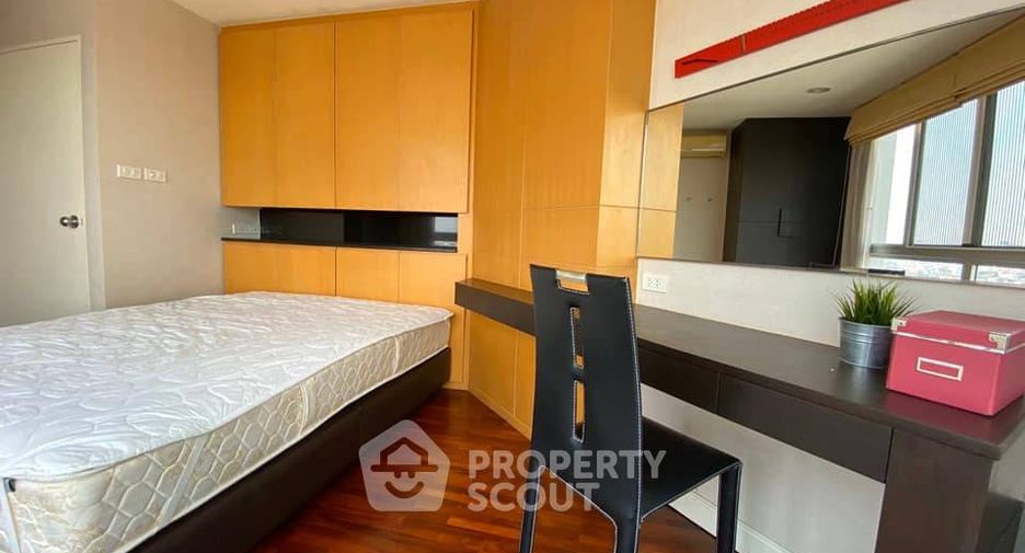 For rent 3 bedrooms condo in Bang Kho Laem, Bangkok