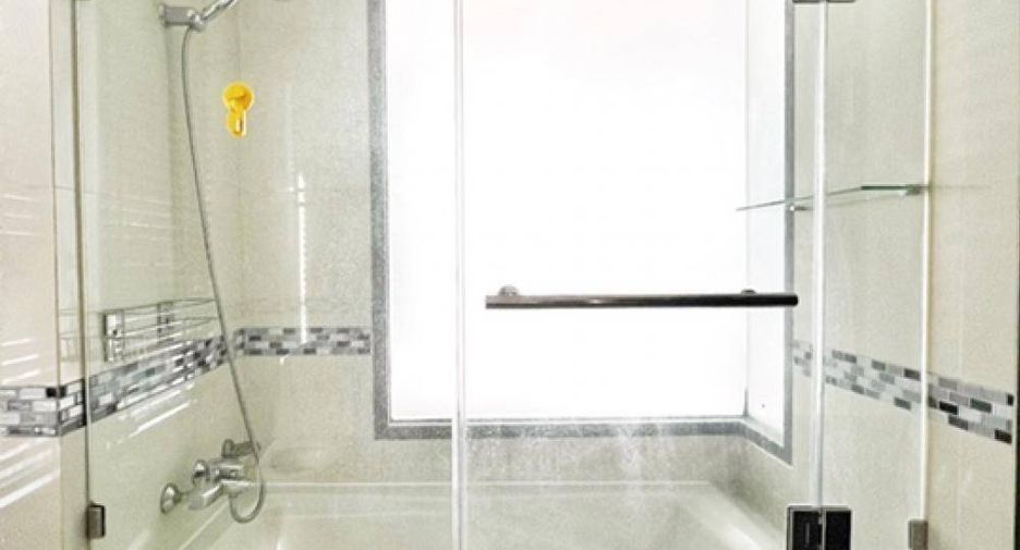 For rent 2 bedrooms condo in Ratchathewi, Bangkok