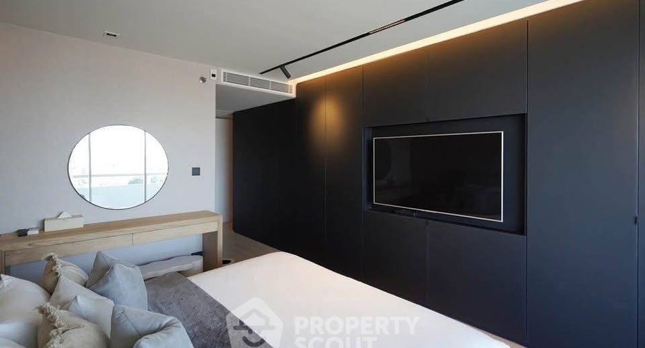 For rent 2 bedrooms condo in Bang Phlat, Bangkok