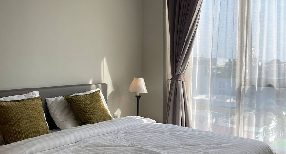 For rent 2 bedrooms condo in Khlong Toei, Bangkok