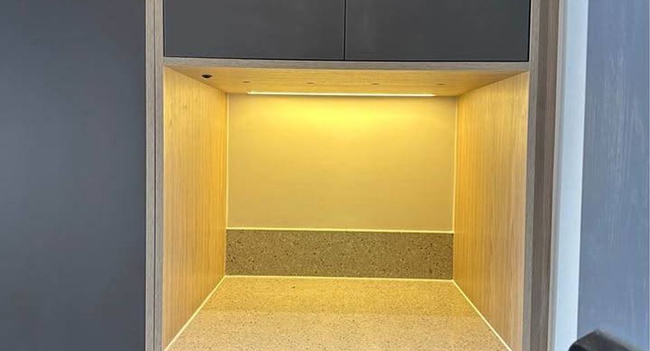 For rent 2 bedrooms condo in Bang Rak, Bangkok