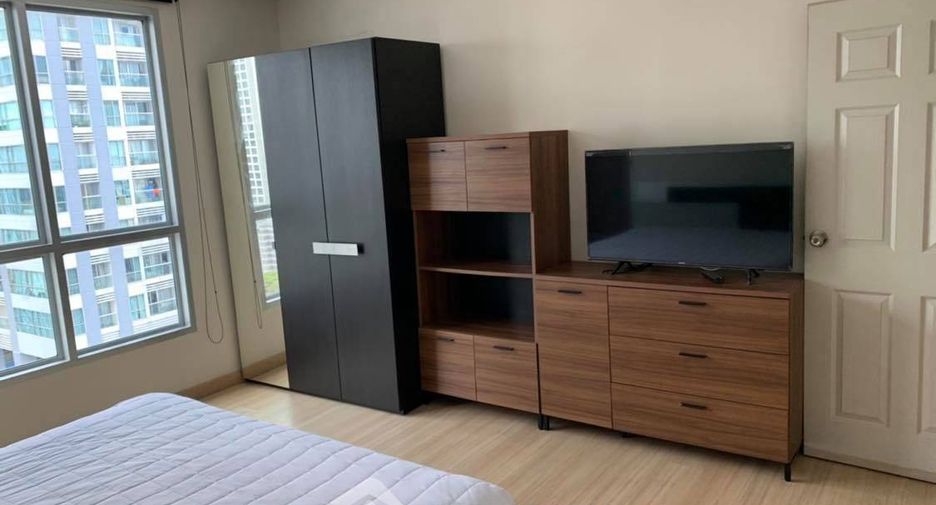 For rent 2 bedrooms condo in Sathon, Bangkok