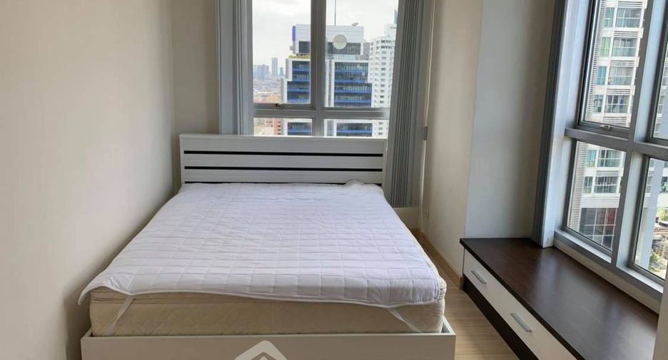 For rent 2 bedrooms condo in Sathon, Bangkok
