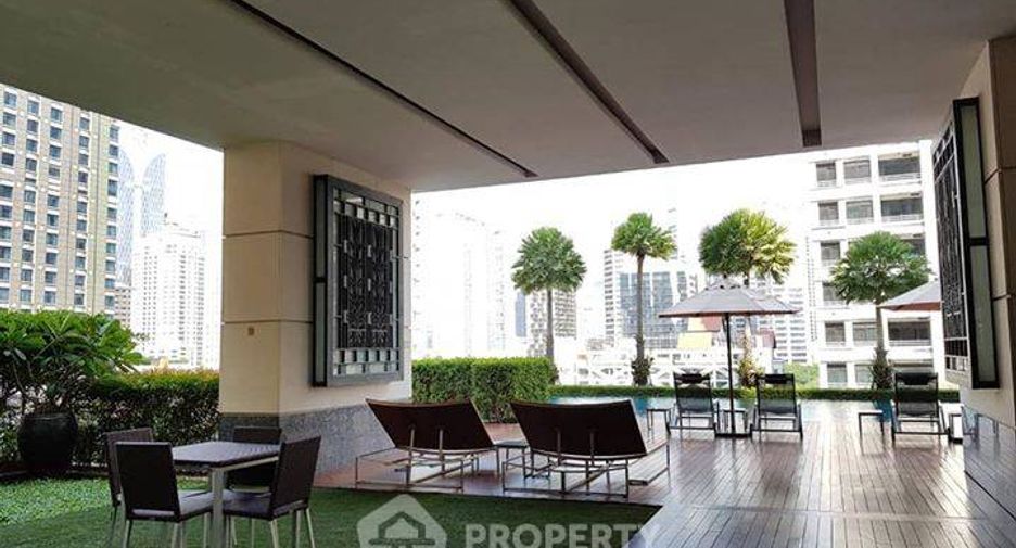 For rent 2 bedrooms condo in Pathum Wan, Bangkok