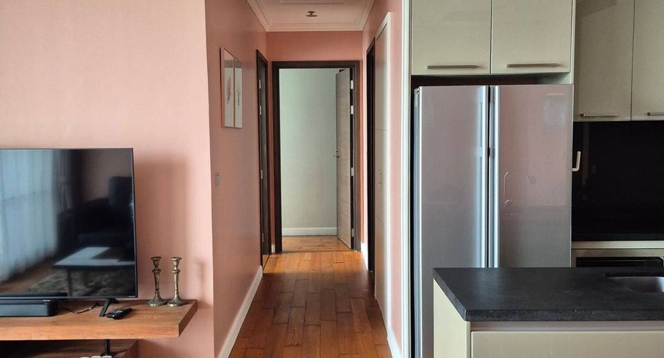 For rent 2 bedrooms condo in Watthana, Bangkok