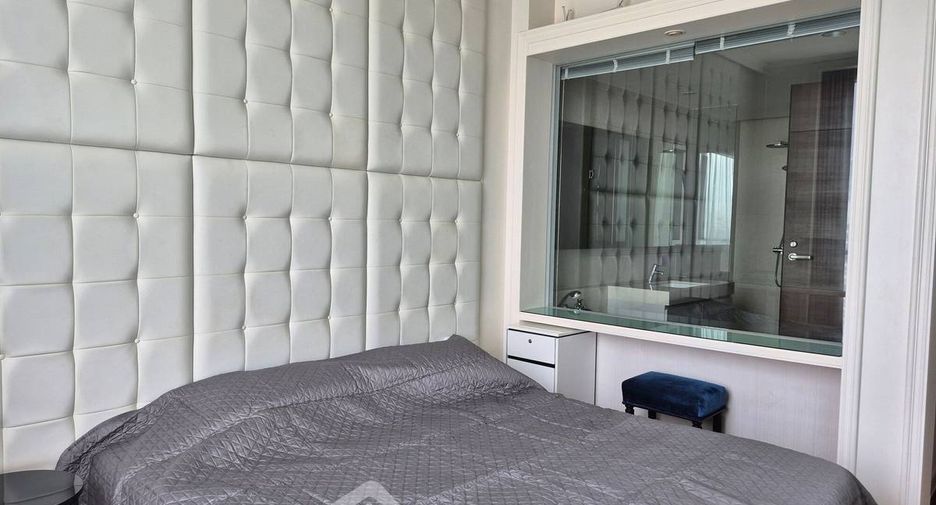 For rent 2 bedrooms condo in Watthana, Bangkok