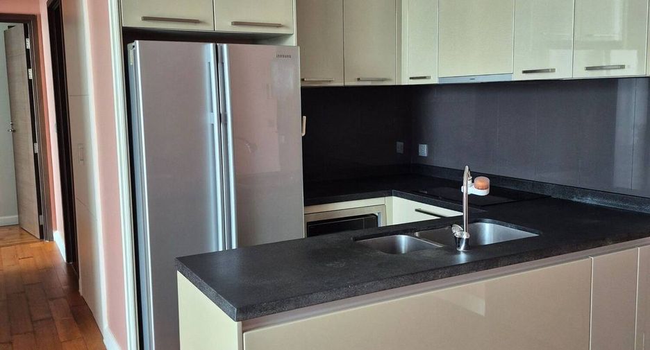 For rent 2 bedrooms condo in Watthana, Bangkok