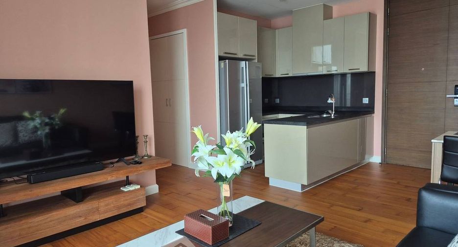 For rent 2 bedrooms condo in Watthana, Bangkok