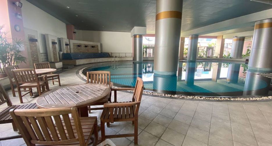 Wohnung zur Miete mit 1 Zimmer in Bang Rak, Bangkok