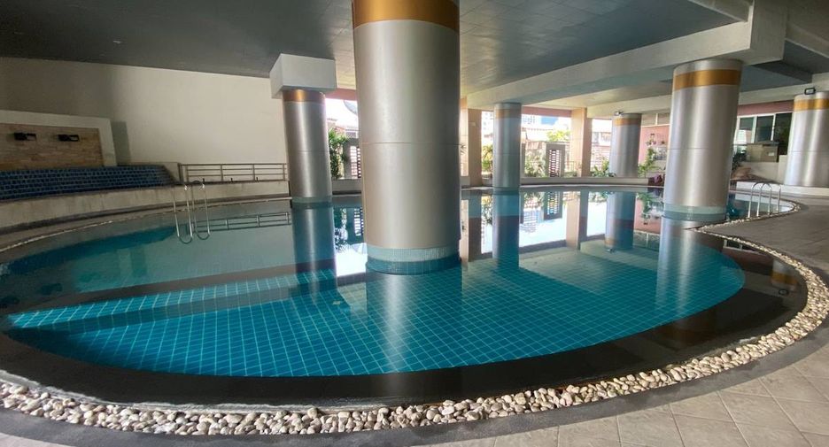Wohnung zur Miete mit 1 Zimmer in Bang Rak, Bangkok