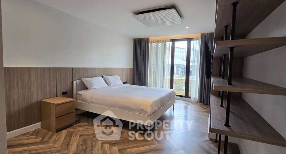 For rent 3 bedrooms apartment in Watthana, Bangkok