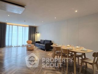 For rent 3 bedrooms apartment in Watthana, Bangkok