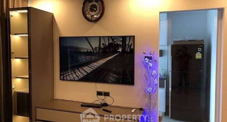 For rent 2 bedrooms condo in Huai Khwang, Bangkok