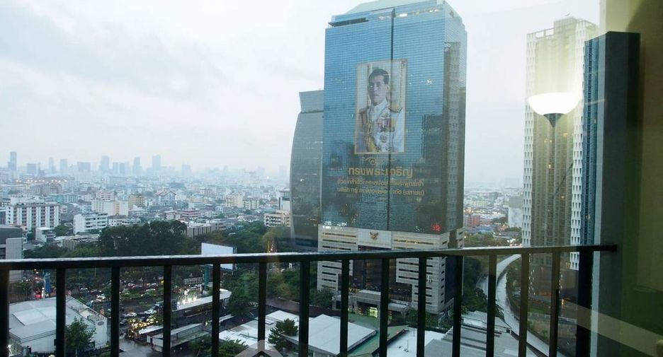 Condo en alquiler de 2 habitaciones en Huai Khwang, Bangkok
