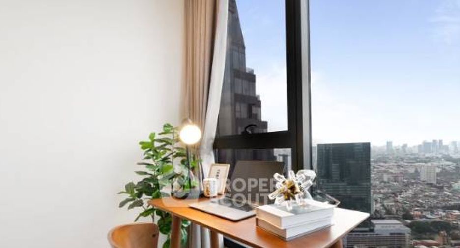 For rent 2 bedrooms condo in Huai Khwang, Bangkok