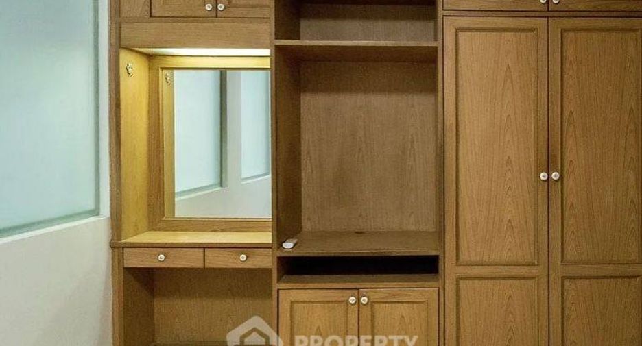 For rent 2 bedrooms apartment in Watthana, Bangkok