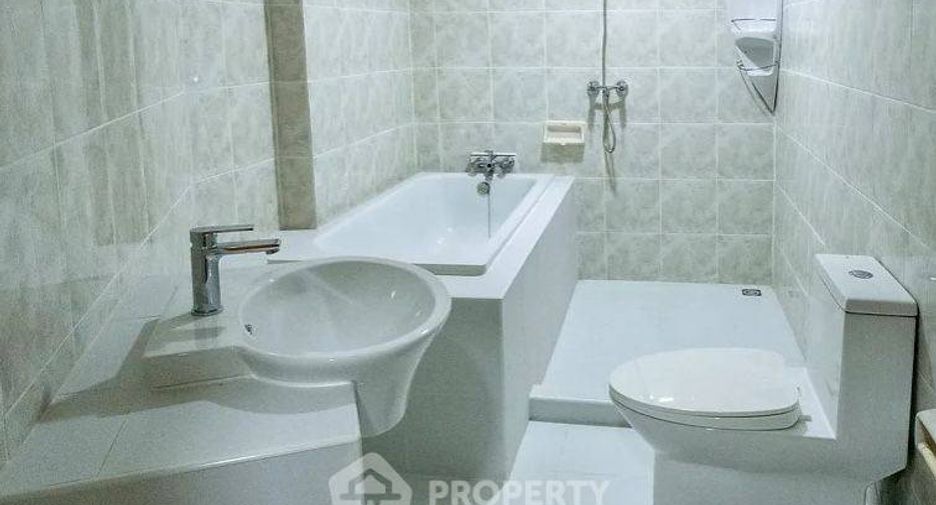 For rent 2 bedrooms apartment in Watthana, Bangkok