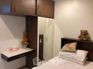 À louer 2 chambres condo à Phra Khanong, Bangkok