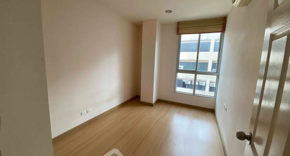 For rent 2 bedrooms condo in Thon Buri, Bangkok
