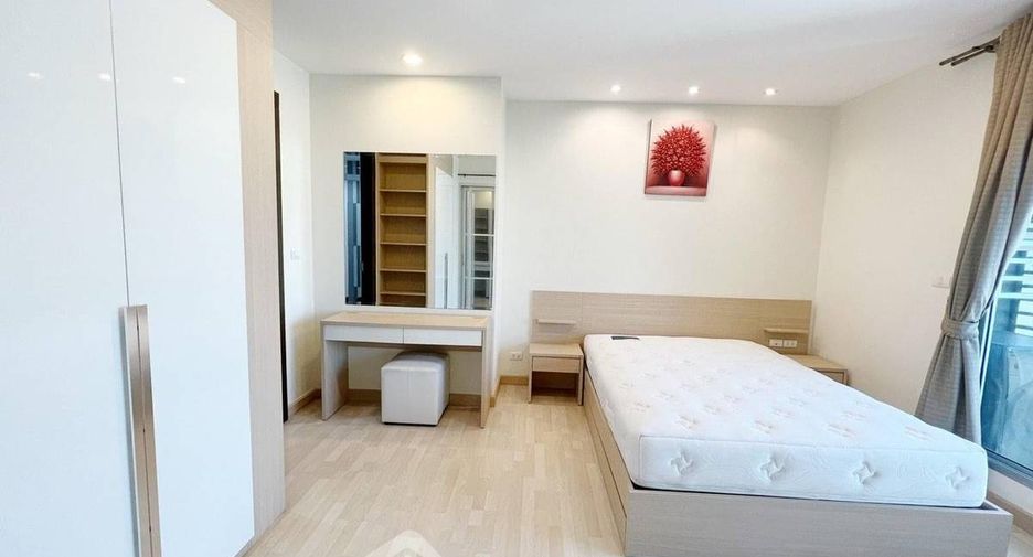À louer 1 chambre condo à Huai Khwang, Bangkok