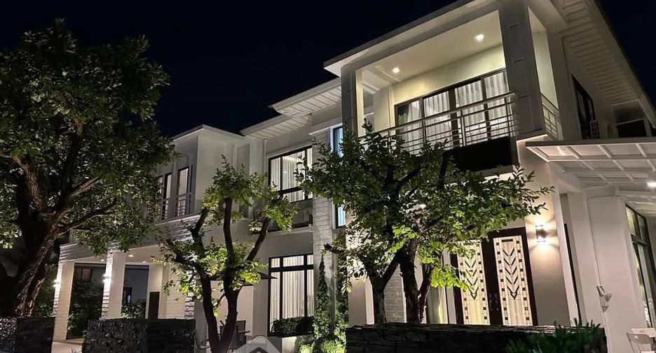 Casa en alquiler de 6 habitaciones en Lat Krabang, Bangkok