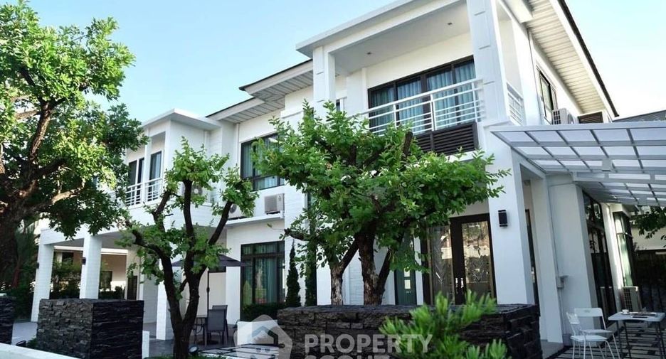 Casa en alquiler de 6 habitaciones en Lat Krabang, Bangkok