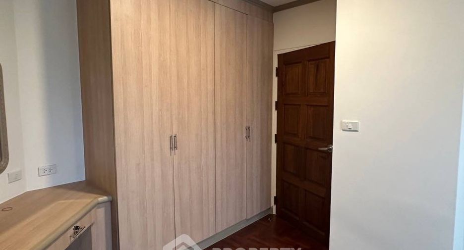 For rent 2 bedrooms condo in Bang Na, Bangkok