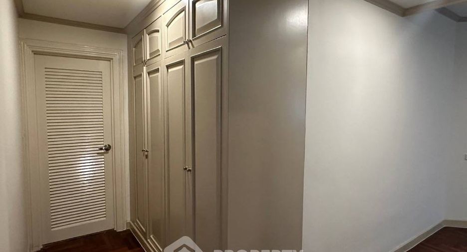 For rent 2 bedrooms condo in Bang Na, Bangkok