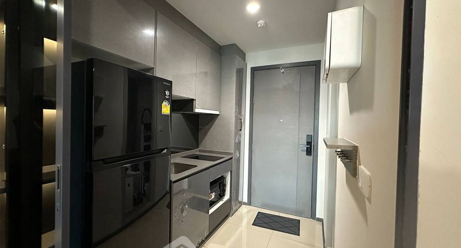 Wohnung zur Miete mit 1 Zimmer in Bang Rak, Bangkok