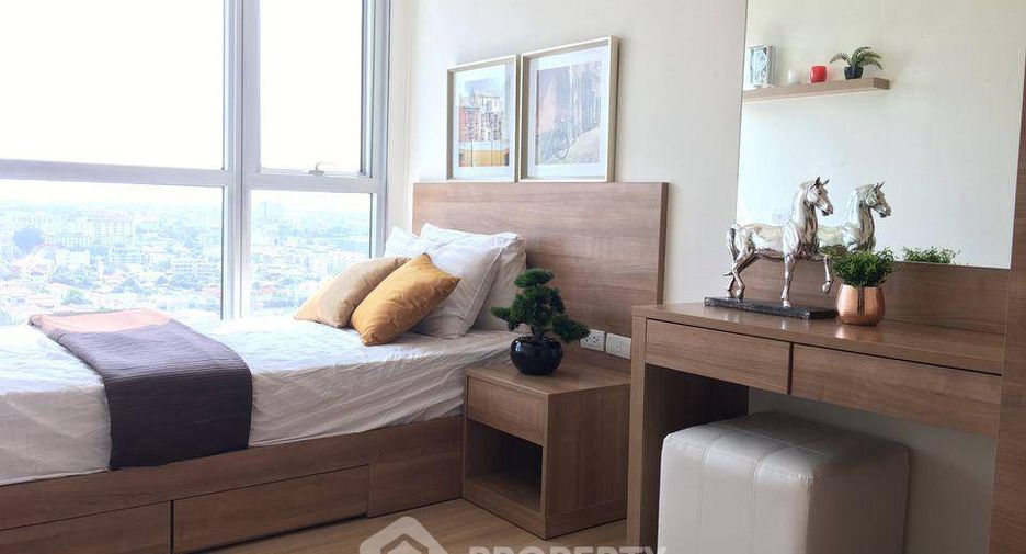For rent 2 bedrooms condo in Phra Khanong, Bangkok