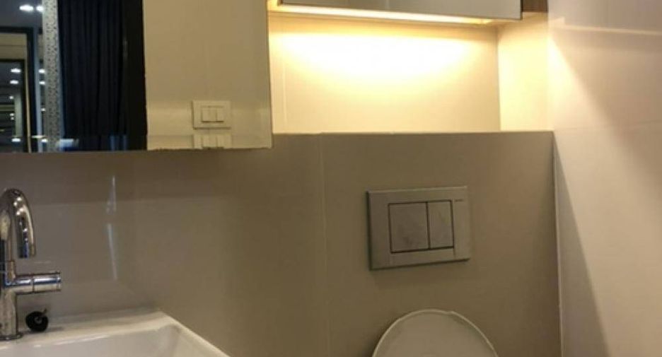 Condo en alquiler de 1 habitaciones en Khlong Toei, Bangkok