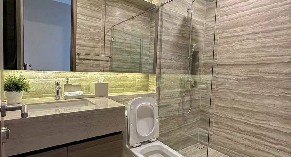 For rent 3 bedrooms condo in Khlong Toei, Bangkok