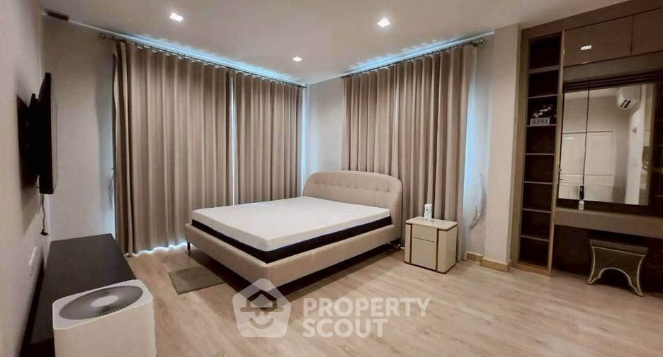 Casa en alquiler de 3 habitaciones en Don Mueang, Bangkok