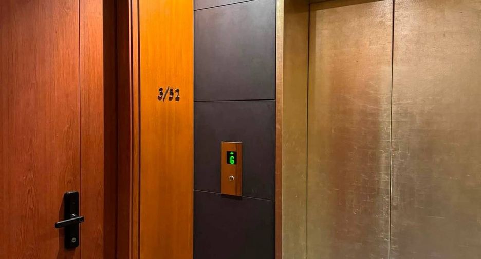 For rent 2 bedrooms condo in Sathon, Bangkok