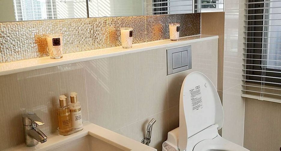 For rent 2 bedrooms condo in Watthana, Bangkok