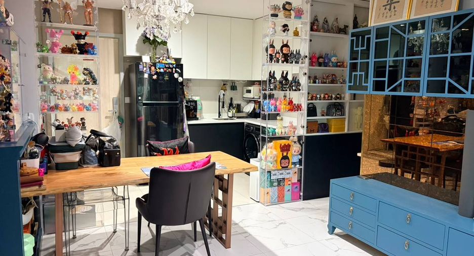 For rent 2 bedrooms condo in Pathum Wan, Bangkok