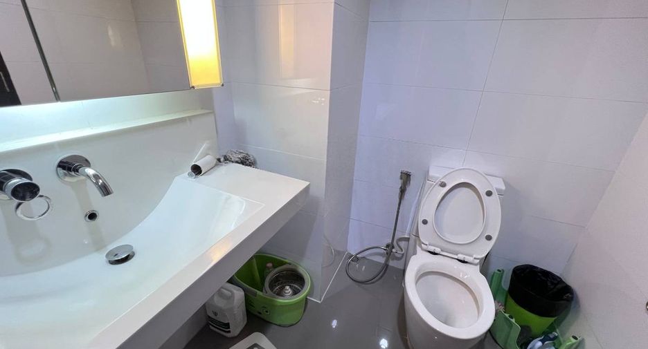 For rent 1 bed condo in Huai Khwang, Bangkok