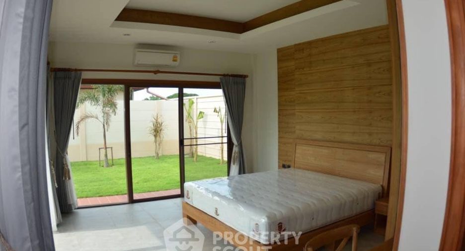 For rent 3 bedrooms villa in Bang Lamung, Chonburi