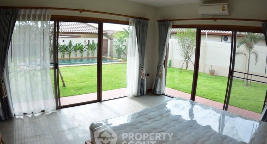 For rent 3 bedrooms villa in Bang Lamung, Chonburi