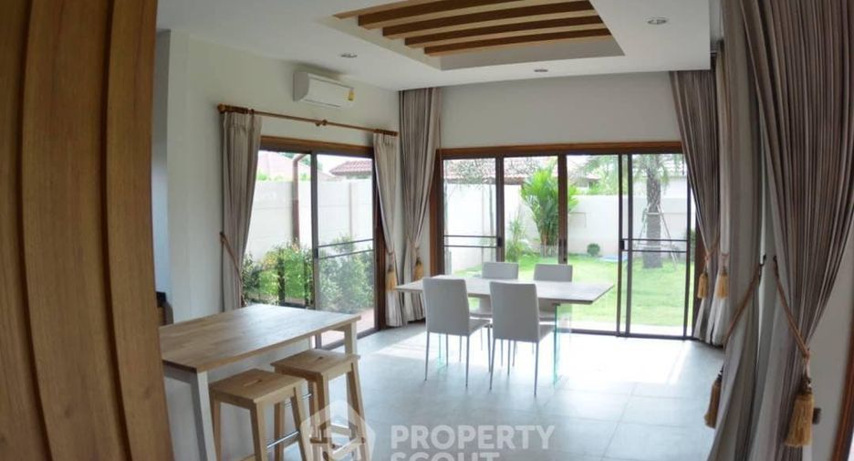 For rent 3 bedrooms villa in Bang Lamung, Chonburi