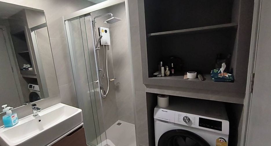 Wohnung zur Miete mit 1 Zimmer in Bang Rak, Bangkok