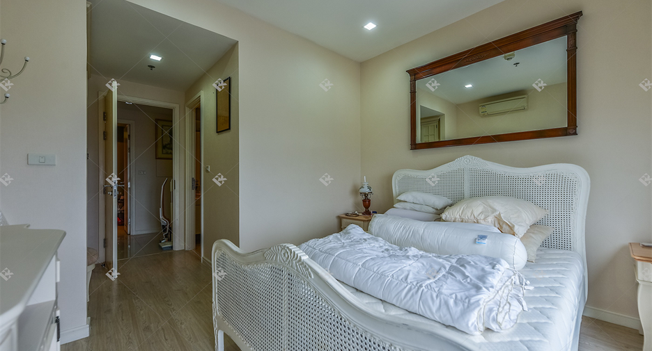 À vendre 2 chambres condo à Yan Nawa, Bangkok
