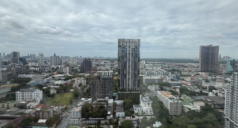 Condo en alquiler de 2 habitaciones en Khlong Toei, Bangkok